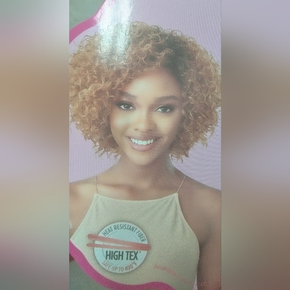 Wig - Picture 5 of 5